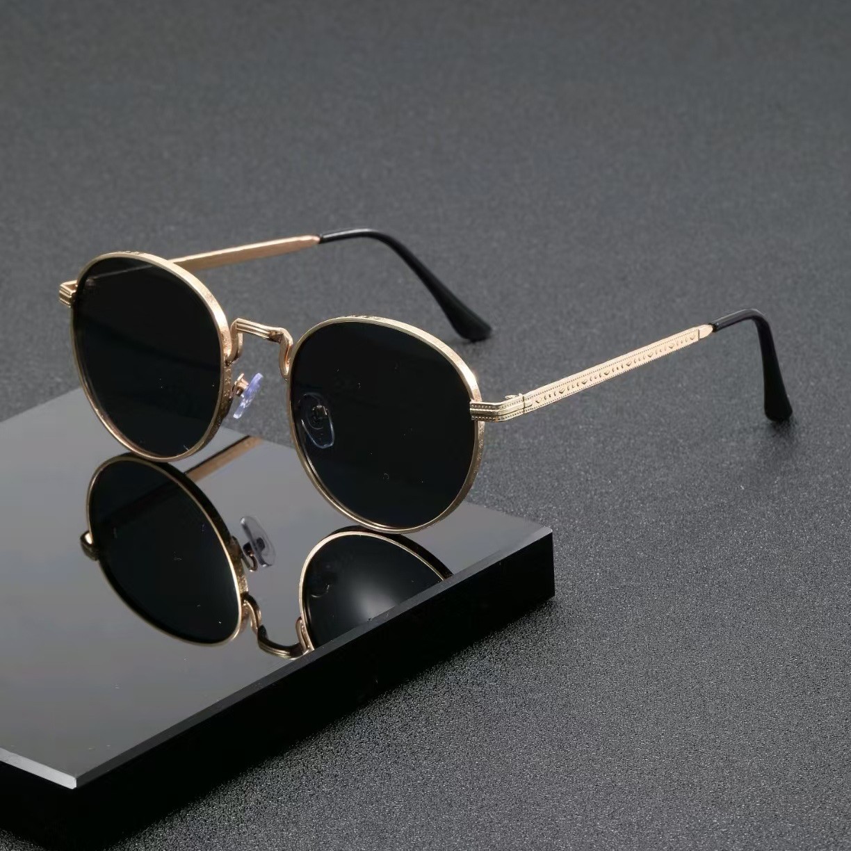Fashion Classic Round Sunglass - Designer Sunglasses review and price